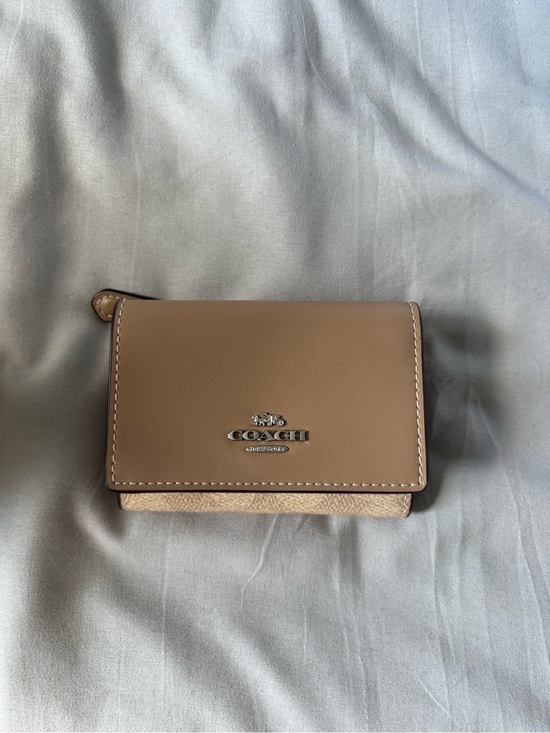 Coach Handbags - Coach micro wallet